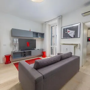 Kramer House, In The Fashion District! Appartamento Milano